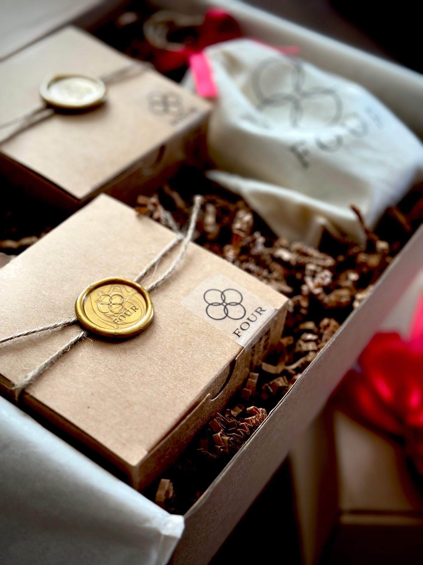 Deluxe Gift Box (3 items)